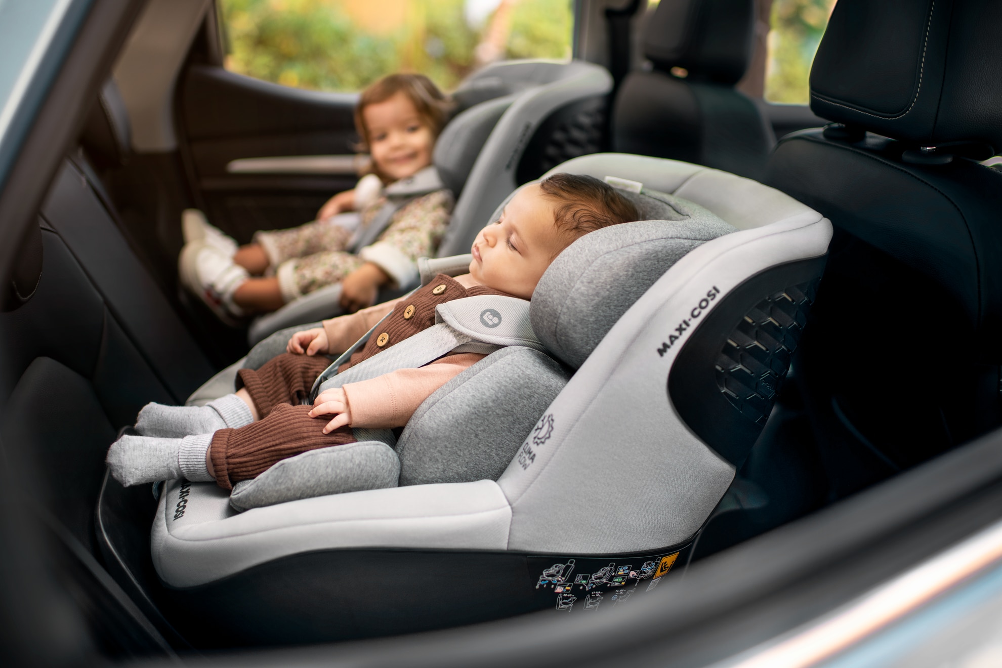 What are the rules and ages for rear and forward facing car seat